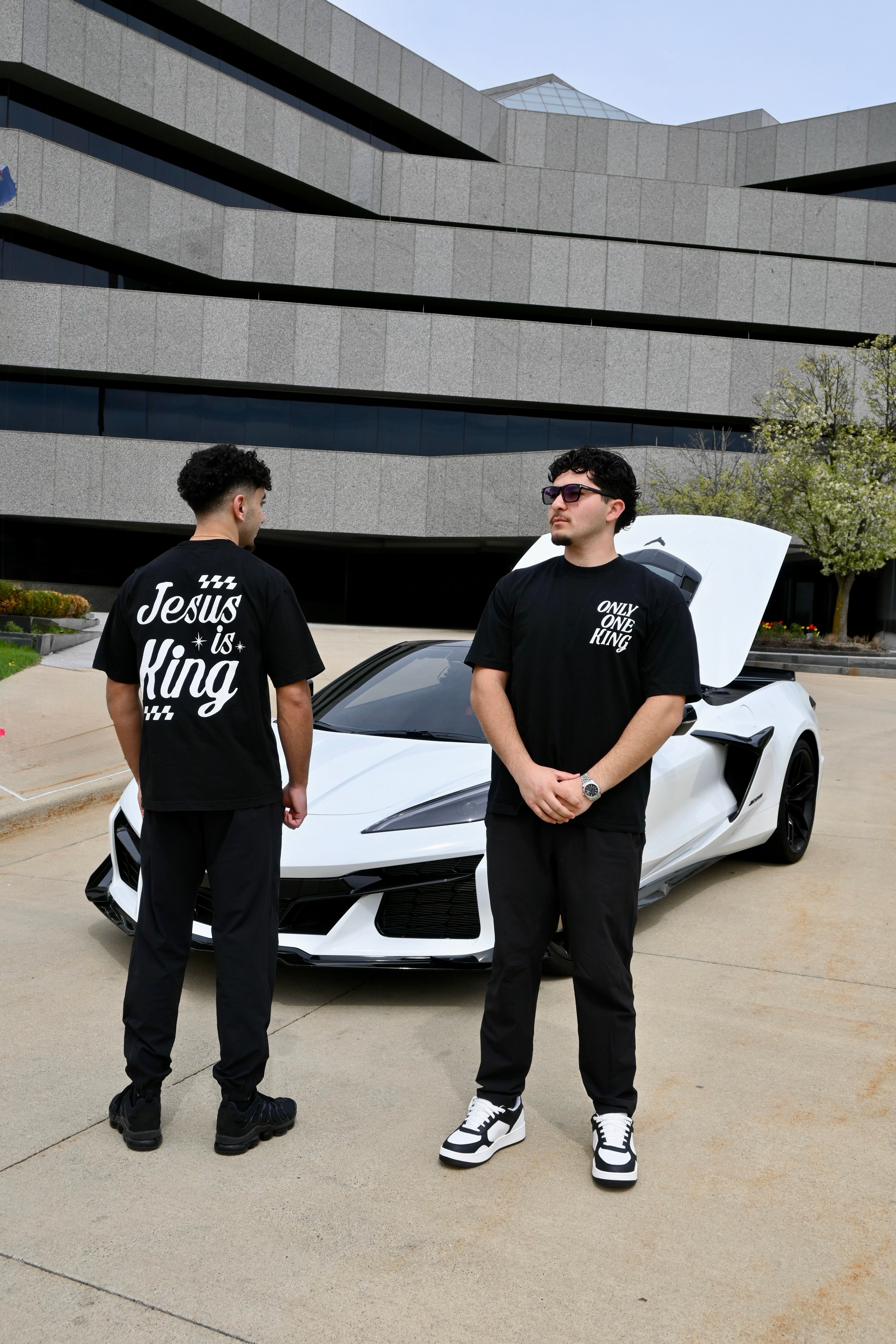 JESUS IS KING OVERSIZED TEE